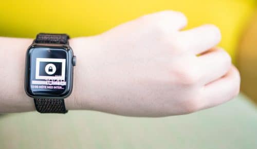 Apple watch på handled.
