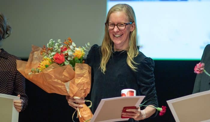 Kristina Alexanderson mottar priset Guldäpplet