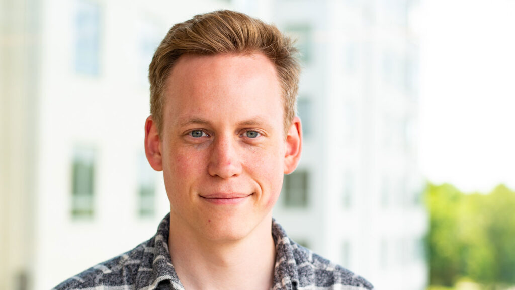 Porträtt av Henric Jonsson från Konsumentverket.